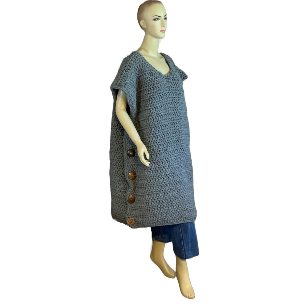 HANDMADE HEAVY KNIT GRAY KNEE LENGTH VEST/DRESS WITH LARGE BUTTONS (2X) - Picture 6 of 13